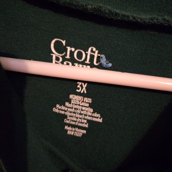 Green Turtleneck Sweater - Picture 2 of 2